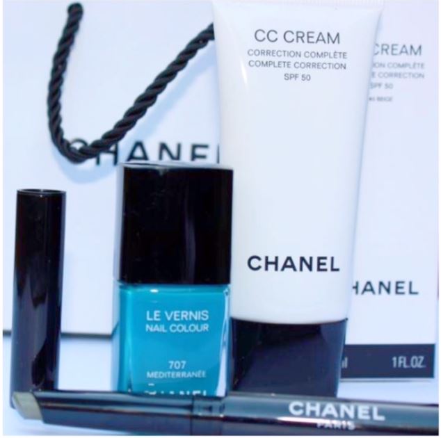 Chanel CC Creme